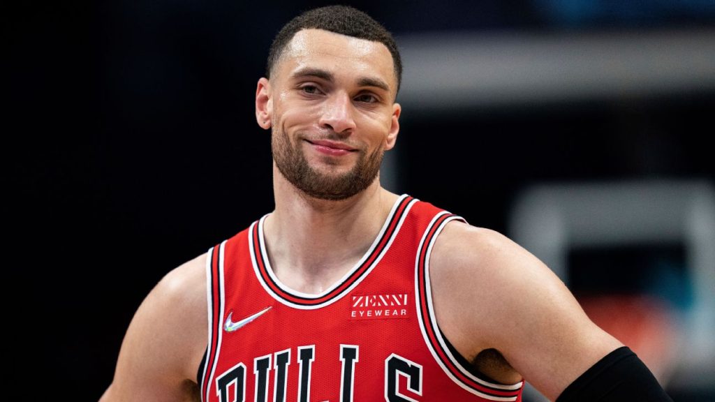 Chicago Bulls NBA player smiling and looking at the camera.